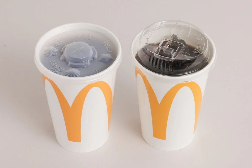 Thumbnail bài viết: McDonald's sẽ ngừng sử dụng ống hút giấy, chuyển sang sử dụng nắp "không ống hút" từ ngày 19 tháng 11, sau hơn ba năm phát triển.