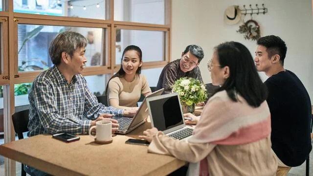 Xem chi tiết chủ đề: Môi trường làm việc ở Đài Loan thoải mái hơn nhiều so với Nhật Bản. Không có sự nhấn mạnh vào các cuộc họp vô nghĩa hay thiên vị cấp trên.