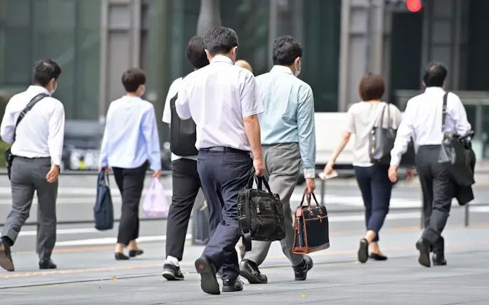 Xem chi tiết chủ đề: Chưa đến 10% sinh viên tốt nghiệp năm 2026 muốn làm việc hoàn toàn từ xa . Số ngày lý tưởng để làm việc tại văn phòng là bao nhiêu ?