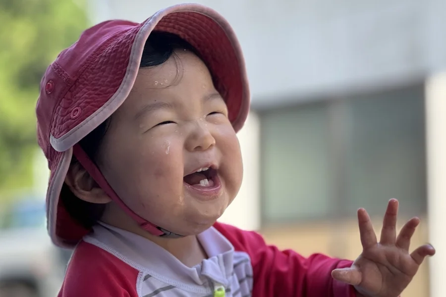 Xem chi tiết chủ đề: Bảng xếp hạng tên trẻ sơ sinh  ."Ao" đứng đầu cho bé trai và "Sui" đứng đầu cho bé gái.