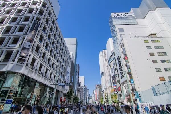 Xem chi tiết chủ đề: Nhật Bản : Doanh số bán hàng miễn thuế tại các cửa hàng bách hóa tăng 7,5% trong tháng 10 do kỳ nghỉ lễ của Trung Quốc và đồng yên yếu.