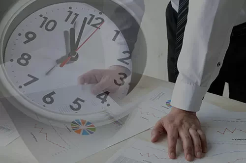 Thumbnail bài viết: Nhật Bản : Chỉ có 11% người muốn làm việc nhiều giờ hơn, trong khi 80% cho biết lý do là khó khăn tài chính.