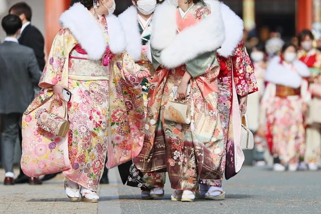 Thumbnail bài viết: Nhật Bản  Gần 70% người trưởng thành trẻ tuổi cho biết họ muốn có con sau khi kết hôn, mức cao nhất trong 10 năm qua.