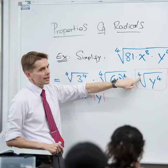 Thumbnail bài viết: Trường Đại học nào có nhiều giảng viên nước ngoài nhất ? Cơ hội học tập trong môi trường toàn cầu ngay tại Nhật Bản .