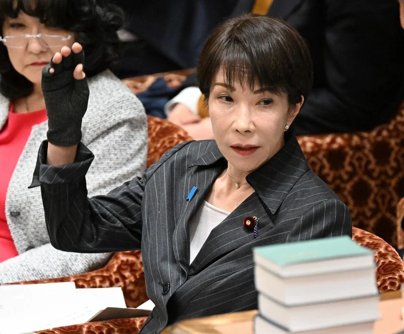 Thumbnail bài viết: Thủ tướng Takaichi xem xét các biện pháp giải quyết tình trạng giá xăng tăng cao . Đề xuất gia hạn trợ cấp điện và khí đốt