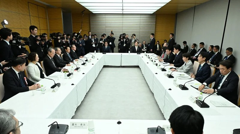 Xem chi tiết chủ đề: Thủ tướng Takaichi: "Chúng tôi sẽ theo dõi sát sao tình hình ở Trung Đông và có phản ứng phù hợp." , tạo môi trường thuận lợi cho việc tăng lương.