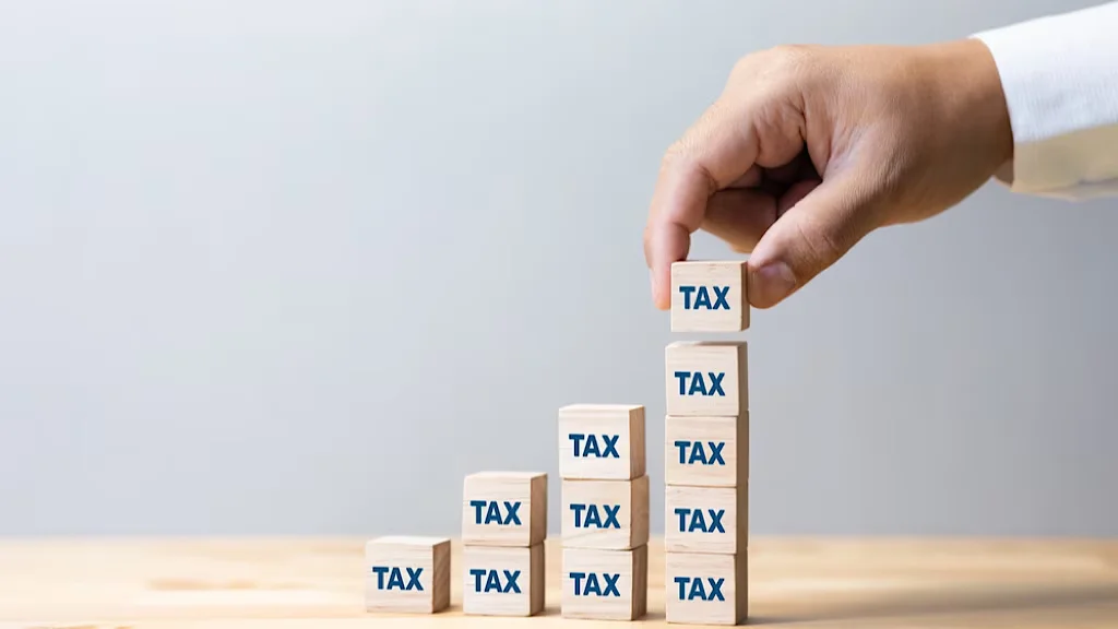 Thumbnail bài viết: Nhật Bản : Tăng thuế thuốc lá và thuế doanh nghiệp vào tháng tới, thuế thu nhập tăng vào tháng 1 năm sau để tăng cường năng lực quốc phòng.