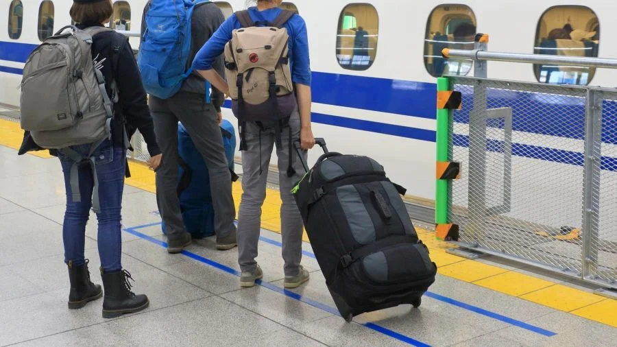 Xem chi tiết chủ đề: 77% cho rằng hành vi đó "gây khó chịu" . Tại sao lại xảy ra các vấn đề về "hành vi ứng xử trên tàu hỏa" của khách du lịch nước ngoài ?