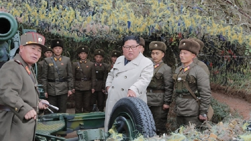 Thumbnail của bài viết: "Giống như một con ếch khom lưng xuống trước khi nhảy" Lý do Kim Jong Un cảnh báo Nhật Bản