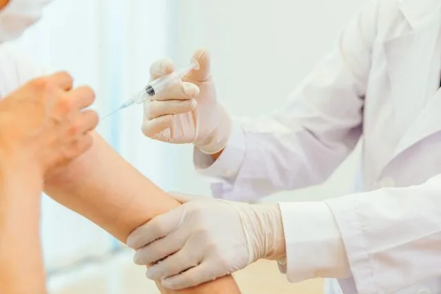 Thumbnail của bài viết: [Tiêm chủng lần thứ ba vắc xin corona mới] , Bạn sẽ chọn loại nào, "Pfizer" hay "Moderna"?