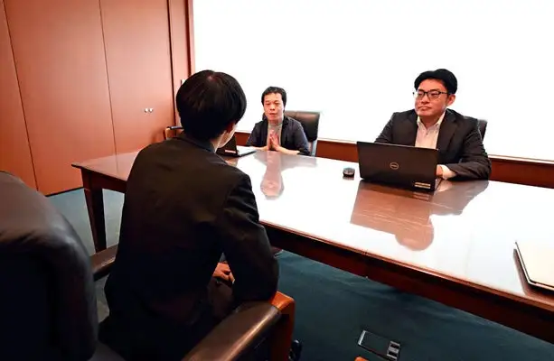 Thumbnail bài viết: Thực tế "thị trường của người bán" với tình trạng thiếu hụt lao động , 80% sinh viên tốt nghiệp đại học đã nhận được lời mời làm việc.