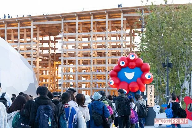 Xem chi tiết chủ đề: "Lượng khách tham quan dự kiến sẽ còn đông hơn nữa" . Triển lãm Osaka Expo, lo ngại ngày càng tăng về màn bắn pháo hoa sắp tới.
