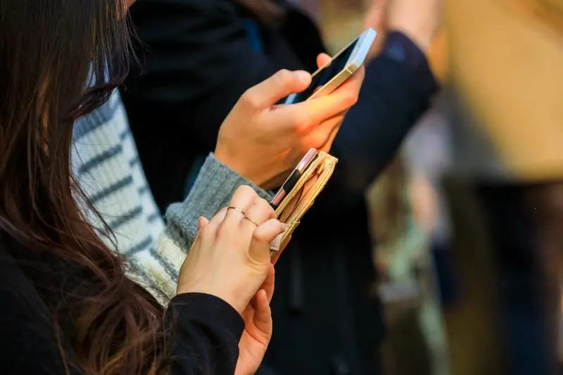 Thumbnail bài viết: Lý do khiến cước điện thoại di động liên tiếp tăng, KDDI theo chân Docomo. Softbank và Rakuten sẽ ra sao ?