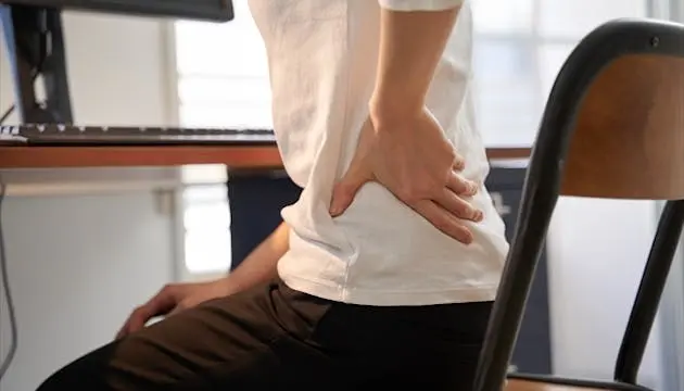 Thumbnail bài viết: Những rủi ro sức khỏe của lối sống nếu "ngồi lâu" là gì ?
