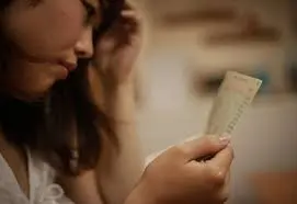 Thumbnail của bài viết: "Tình trạng khủng hoảng của phụ nữ", bế tắc khi bị sa thải và chăm sóc con cái trong đại dịch corona