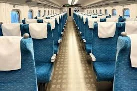 Xem chi tiết chủ đề: Du khách nước ngoài trên tàu Shinkansen,lối đi và ghế ngồi chất đầy hành lý, "tôi đành bỏ cuộc và xuống tàu mà không nói gì."