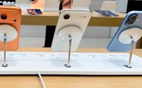 Xem chi tiết chủ đề: Số lượng thiết bị dễ bị trầy xước của iPhone 17 tiếp tục tăng. Vấn đề "Scratchgate" nổi lên sau khi ra mắt.