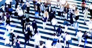 Thumbnail bài viết: Hậu quả nghiêm trọng của việc Nhật Bản từ chối cho phép người nước ngoài nhập cảnh. Xếp hàng dài tại các nhà hàng , các bệnh viện phải đóng cửa.