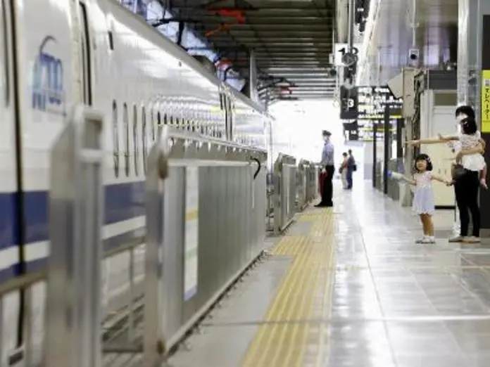 Thumbnail của bài viết: Nhật Bản : Đặt chỗ Shinkansen cho lễ Obon . Ở tình trạng thấp thứ hai từ trước đến nay.