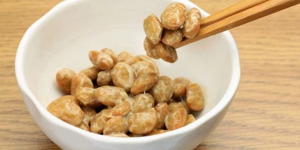 Xem chi tiết chủ đề: Tiêu thụ Natto thường xuyên ở nam giới cao tuổi có liên quan đến nguy cơ tử vong thấp hơn.