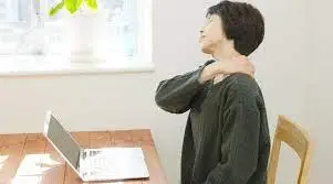 Thumbnail của bài viết: Nhật Bản:  Mãn tính hóa "tự kiềm chế" trong đại dịch corona. Với sự gia tăng trong việc giải trí trên điện thoại thông minh và viễn thông