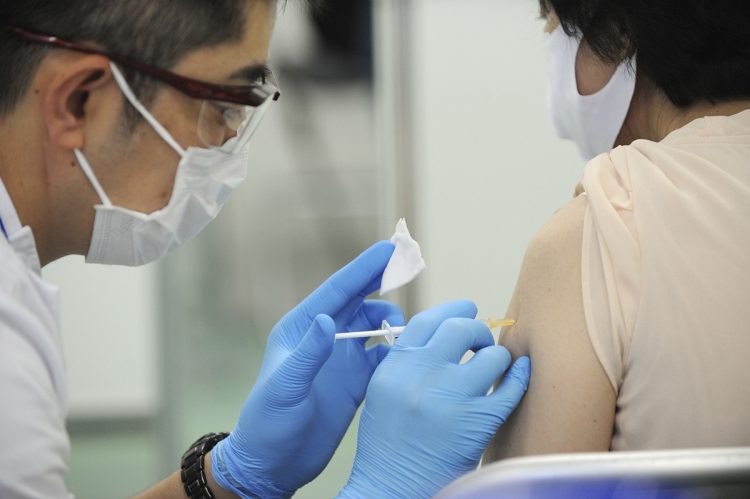 vaccine_01_kyodo-750x499.jpg