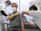 Nỗi lo vắc xin "hết hạn" được sử dụng trong lần tiêm chủng thứ ba lan rộng. Liệu có vấn đề gì về tính an toàn và hiệu quả không ?