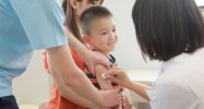 Tiêm chủng Corona cho trẻ em, có nên xem xét tình hình ? Phản ứng phụ là gì ? Tham khảo ý kiến chuyên gia.
