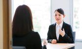 Sinh viên tốt nghiệp gia nhập công ty, 30% nghỉ việc trong vòng 3 năm. Lý do phổ biến nhất là "công việc không hợp với tôi"