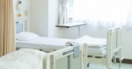 Lý do duy nhất khiến Nhật Bản là một "quốc gia nghèo nàn về y tế", nhập viện kéo dài không cần thiết, số giường bệnh quá nhiều.