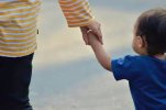 Nhật Bản : Cần xóa bỏ “Khoảng cách giới tính” trước khi giải quyết vấn đề tỷ lệ sinh giảm.