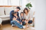 Tác động của việc “trợ cấp” tỷ lệ sinh giảm là chưa đủ . Sự khốn khổ của Nhật Bản được bộc lộ qua “thu nhập hộ gia đình”.