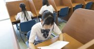 Sự thật gây sốc rằng ''Nhật Bản đang trở thành một xã hội có trình độ học vấn thấp''. Vào đại học cũng không học, ra trường cũng không tìm được việc.