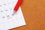 Nhật Bản : Sự khác biệt về thu nhập trung bình hàng năm giữa "nhân viên thường xuyên" và "nhân viên không thường xuyên" là ?