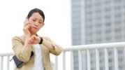 Nhật Bản : Liên lạc ngoài giờ làm việc , 70% người sử dụng lao động nói “Có” và hơn 10% nói “hầu như mỗi ngày”.