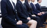 Xếp hạng ``Quốc gia có nhiều người không hài lòng với công việc nhất'' - Hàn Quốc đứng thứ 2, thứ 1 là ?