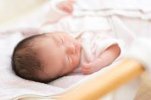 Nhật Bản : Tỷ lệ sinh thấp kỷ lục, chuyên gia kêu gọi tăng lương và cải thiện điều kiện làm việc.