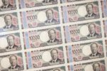 Giá trị của tờ 10.000 yên đã giảm xuống còn 7.660 yên kể từ 40 năm trước.
