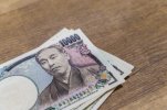 Chỉ trích bùng nổ về “chi trả 30.000 yên cho các hộ gia đình không phải chịu thuế”.