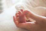 Nhật Bản : Số lượng ca sinh là 880.432 trẻ , thấp nhất từ trước đến nay . Số lượng các cuộc hôn nhân giảm mạnh xuống mức tối thiểu sau chiến tranh